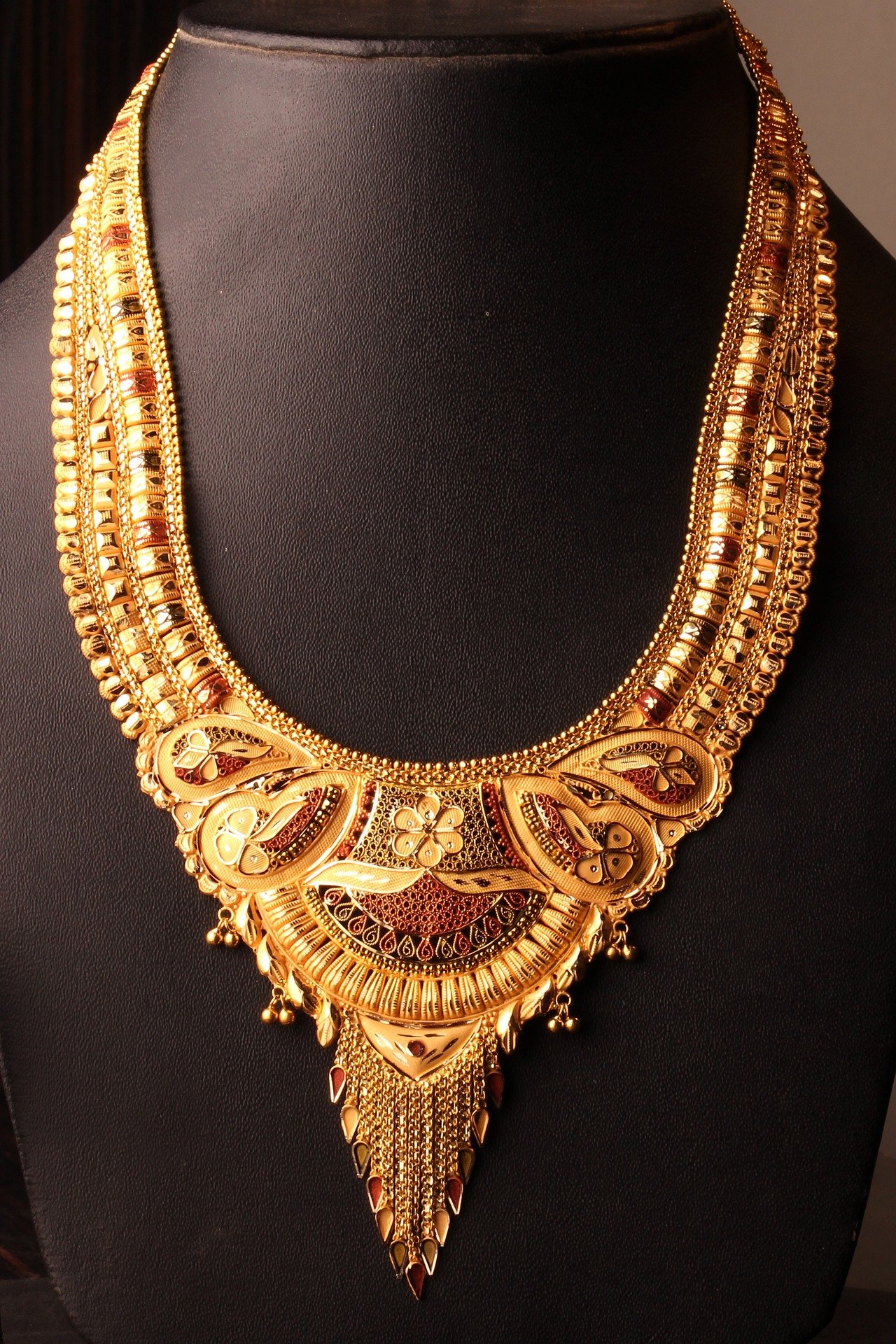 1881 gold necklace